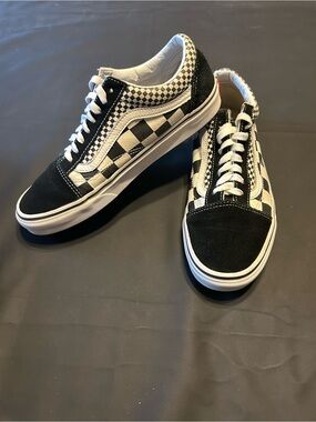 Vans Old Skool Checkerboard Black White Sneakers Women’s 9.5 Men’s 8